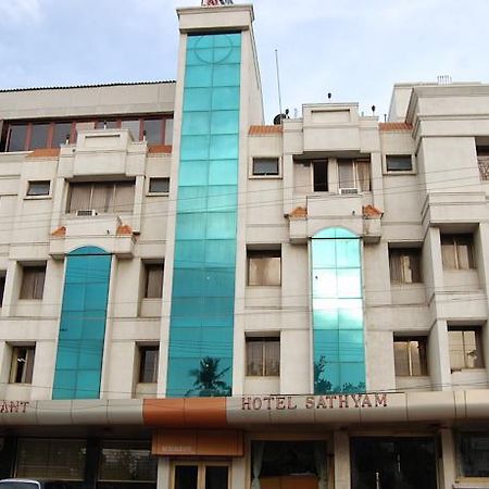 Hotel Sathyam Tiruchirappalli Exterior foto